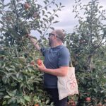 Brogdale HOD man picking