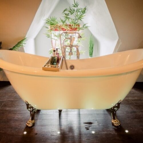 Corner house bath 2023