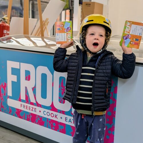 Frook Eats Minis Child holding meals