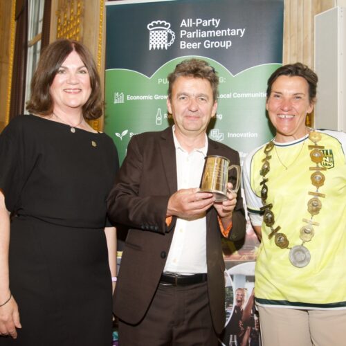 Ramsgate Brewery Eddie Gadd with award