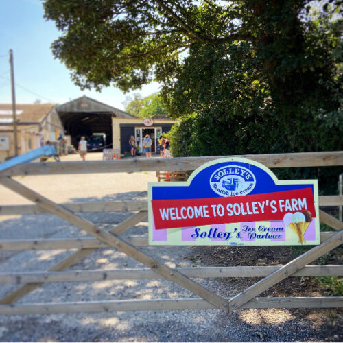 Solleys welcome gate