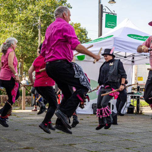 Tenterden Folk Fest pink dancers