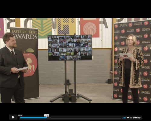 All finalists with Flo Tom grab